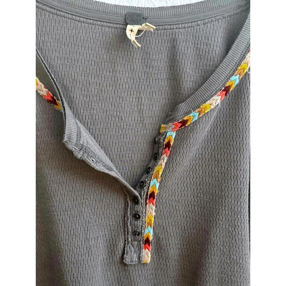 SOLD/NOT AVAILABLE We The Free comfy shirt - Picture 2 of 9